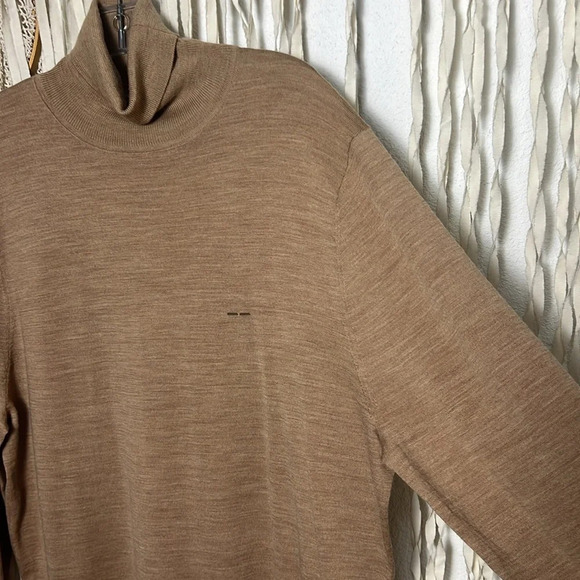 Men’s Adolfo Dominguez Tan Merino Wool Turtleneck Sweater Size Large - Picture 2 of 11